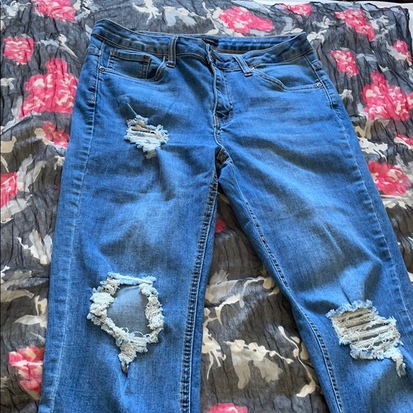Ripped style jeans - Picture 1 of 11